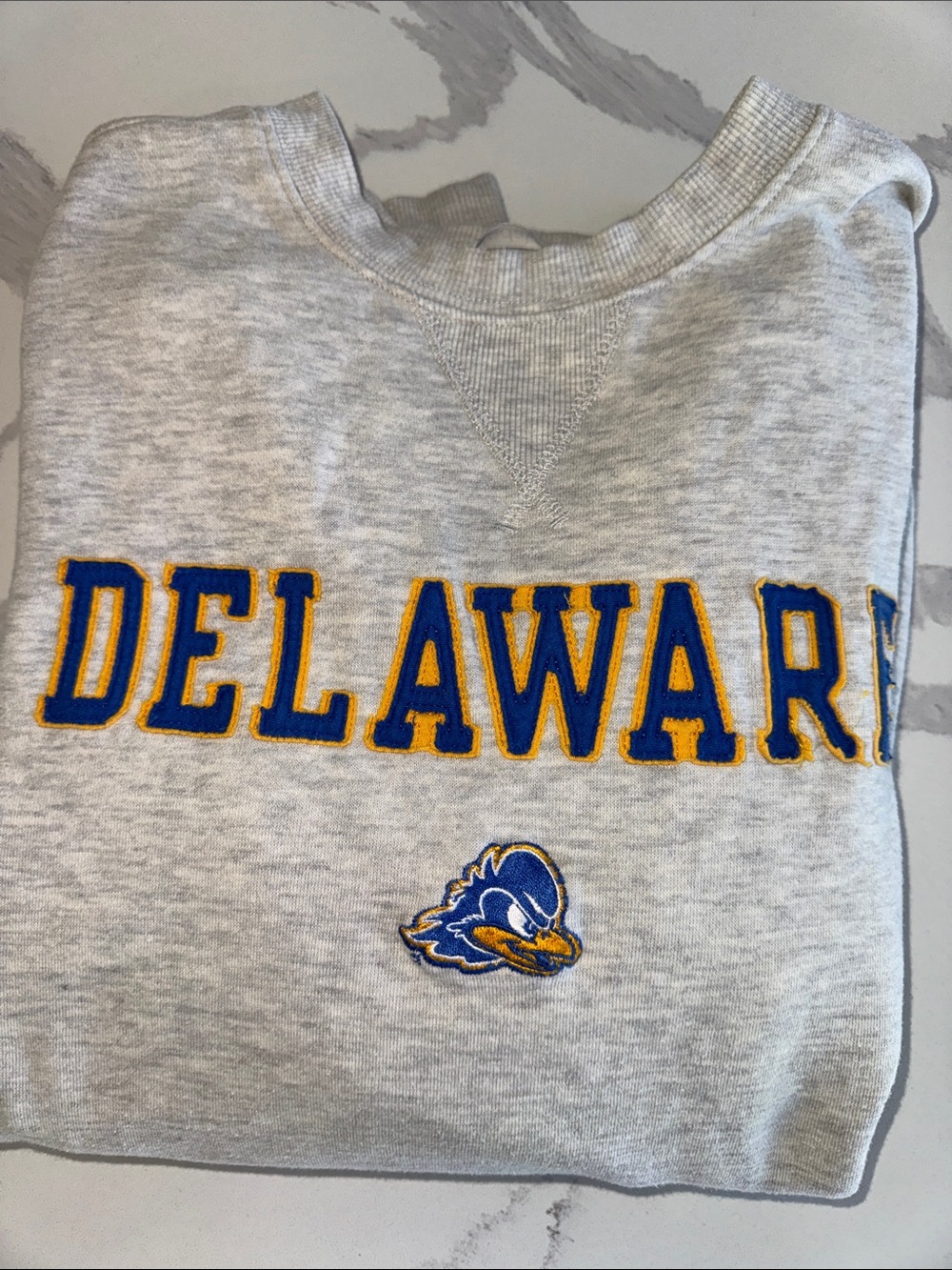 University of Delaware Blue Hens crewneck women sweatshirt long sleeve M medium